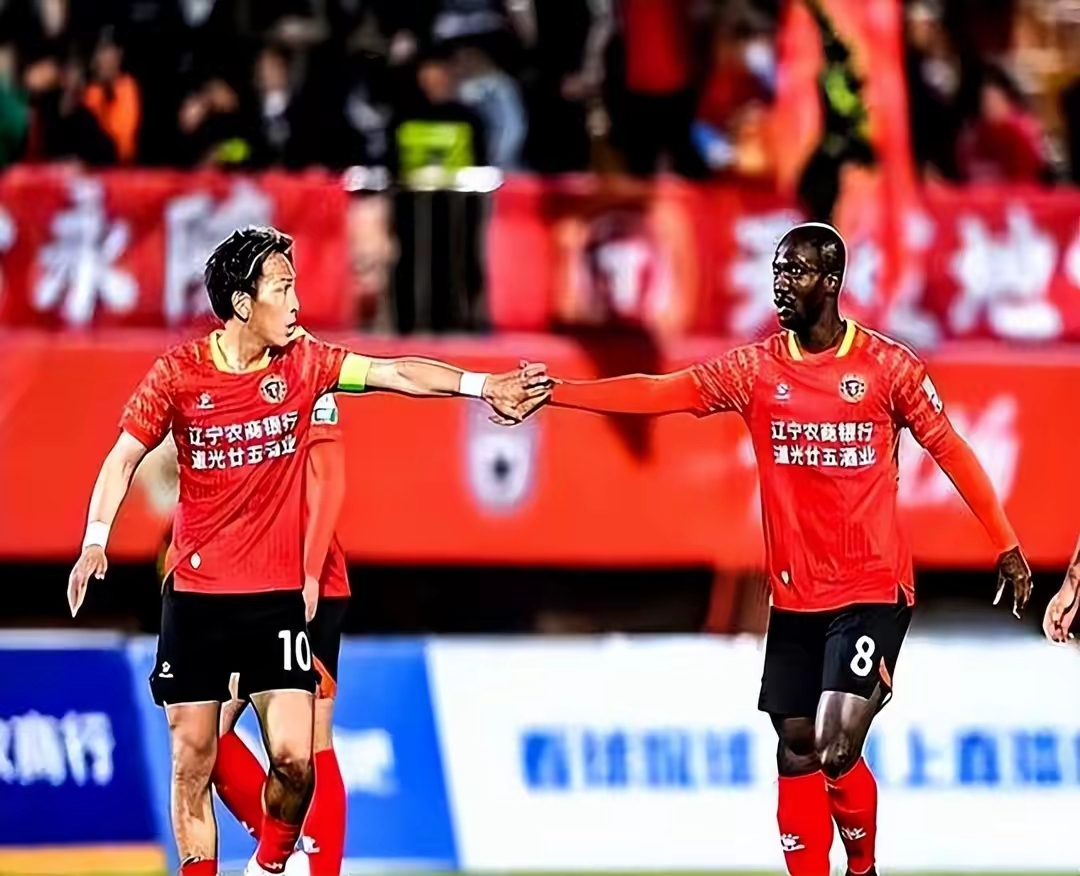 包含清晨西甲传出新动向；山东男篮内部沟通；管理层表态——目标明确；轮换策略成焦点的词条