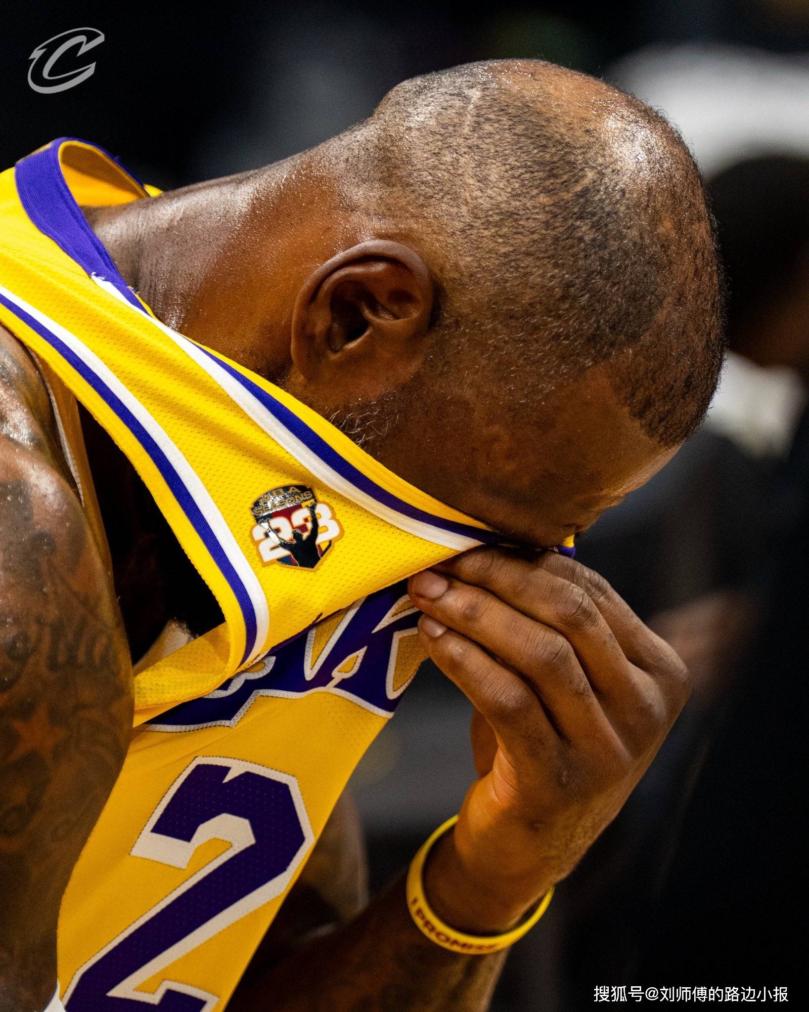 爱游戏-关于詹姆斯回归赛场，战术调整首场状态亮眼，巴黎圣日耳曼观众沸腾！的信息